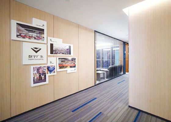 Melaminli kapılı katı bölme duvar tahtası çelik kapılı ofis alanı için cam duvar bölmesi